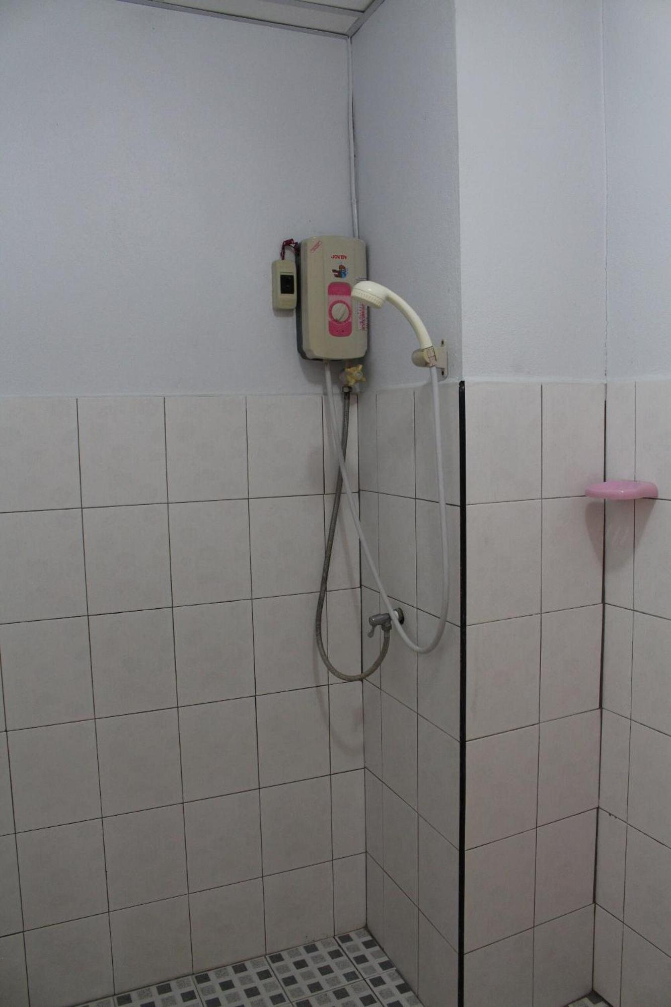 Oyo 75420 Howto Hotel