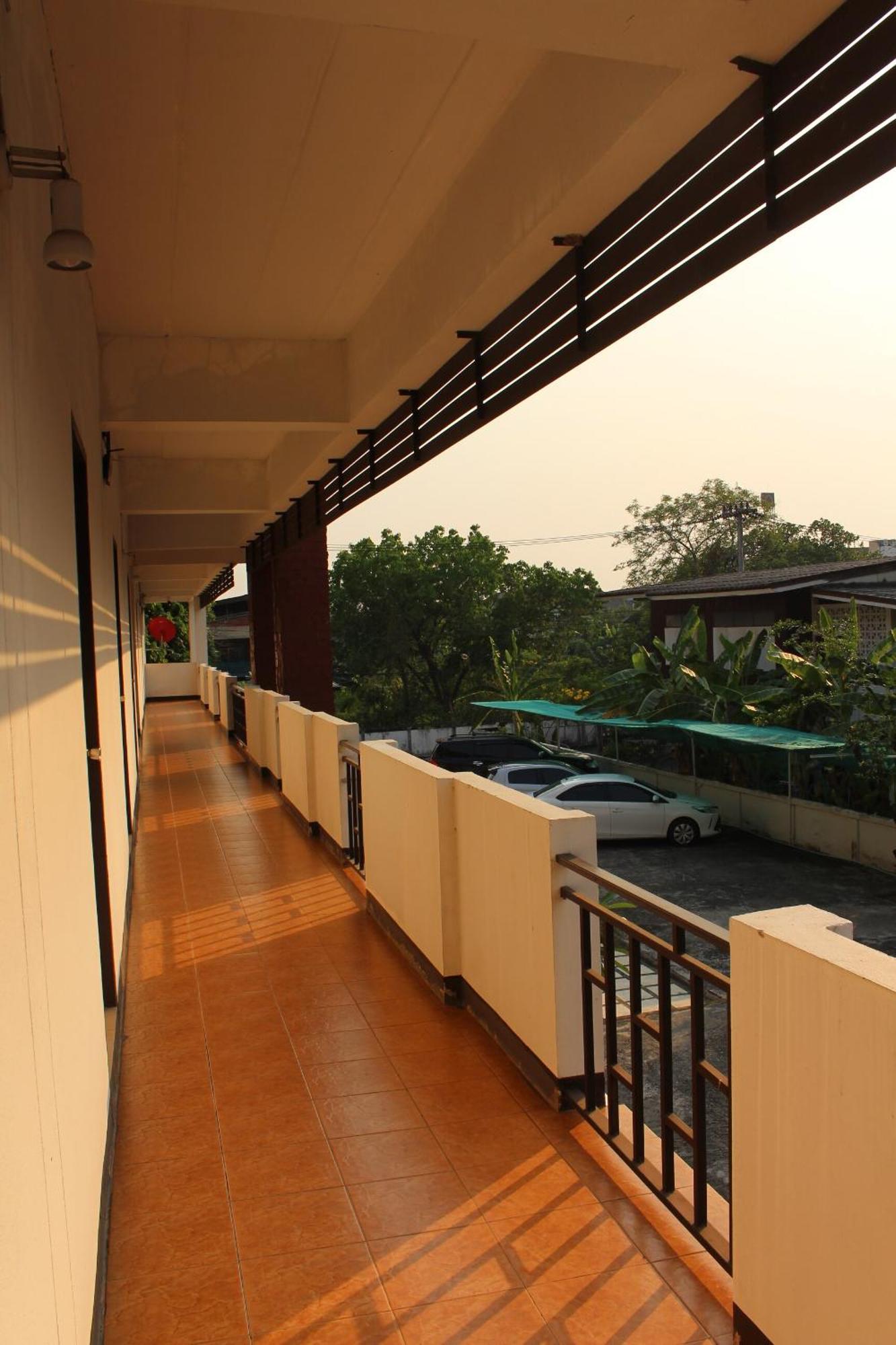 Oyo 75420 Howto Hotel Chiang Mai